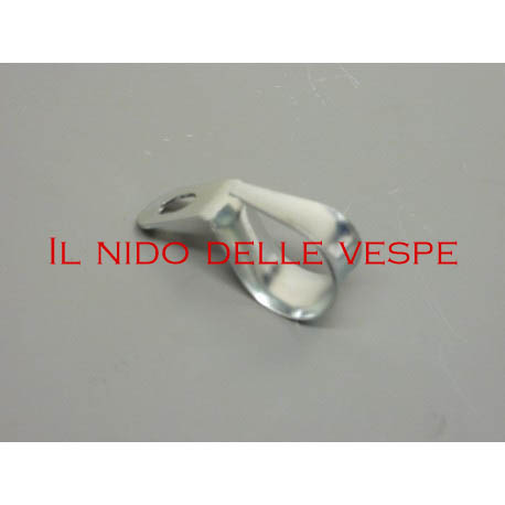 GANCIO FISSAGGIO PACCHETTI IN COFANO LATERALE PER VESPA V1-15T,V