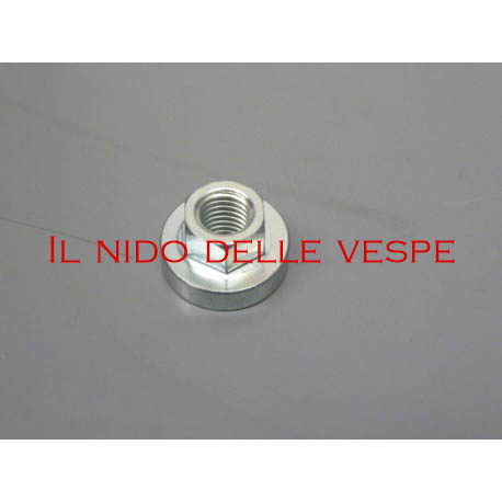 DADO FISSAGGIO VENTOLA VESPA 50, 90, 125 PRIMAVERA, ET3