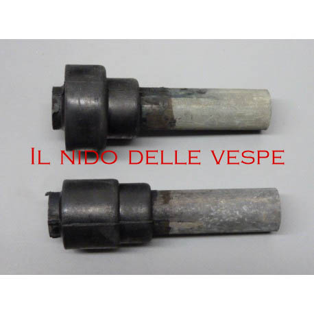 SILENT BLOCK COPPIA CON TUBO PER VESPA VNB2-6,GL,VBB,SPRINT,PX 125.